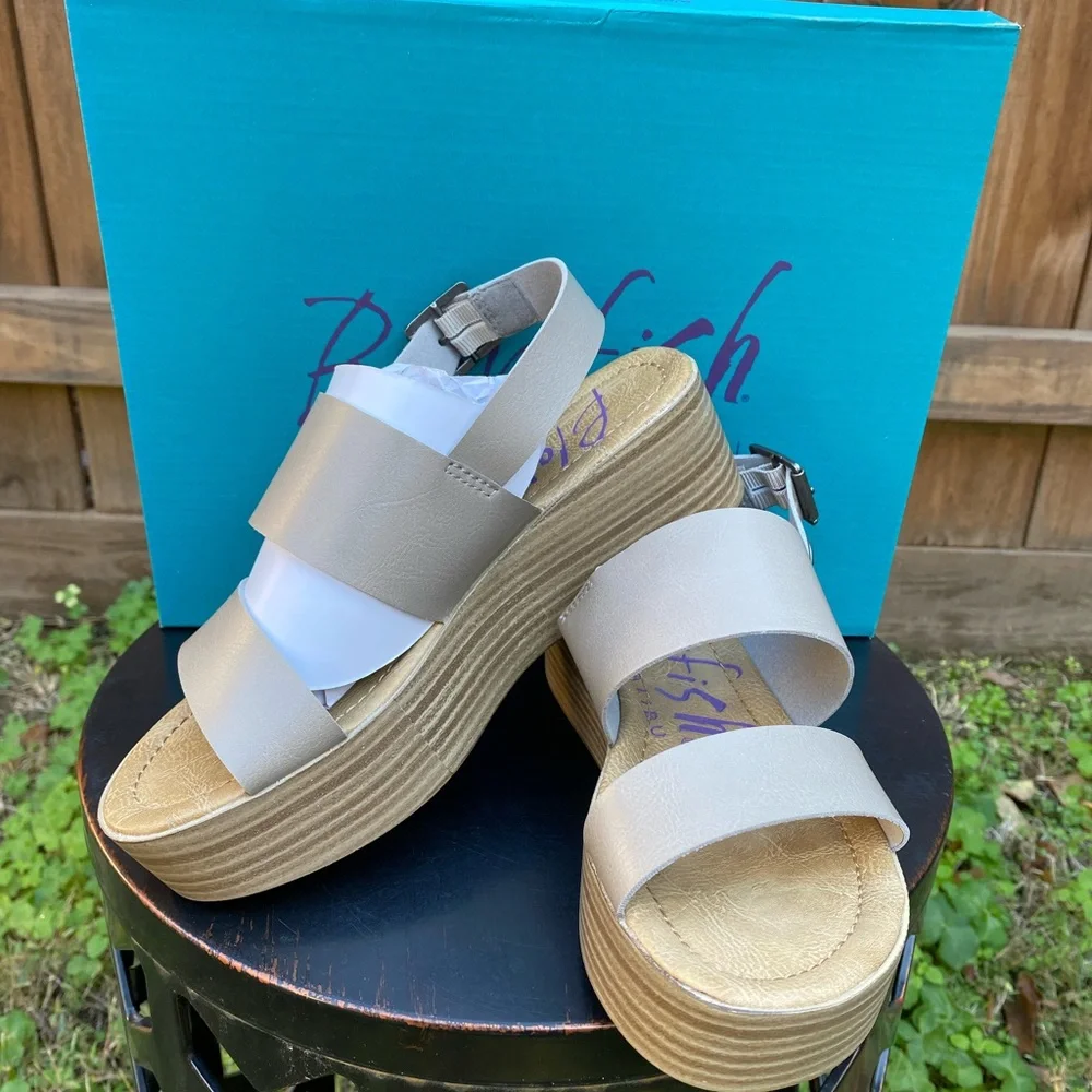 WOMEN BLOWFISH SHOES SZ 6 - Picture 5 of 6